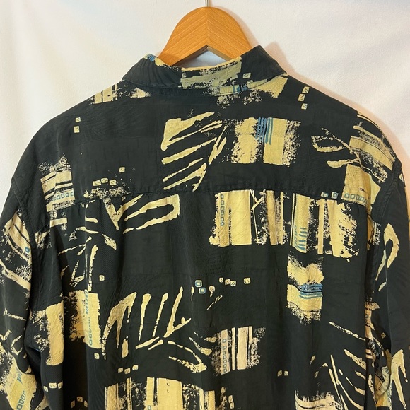 Tori Richard Mens 100% Silk Patterned Button Down Collared Shirt - Picture 5 of 8